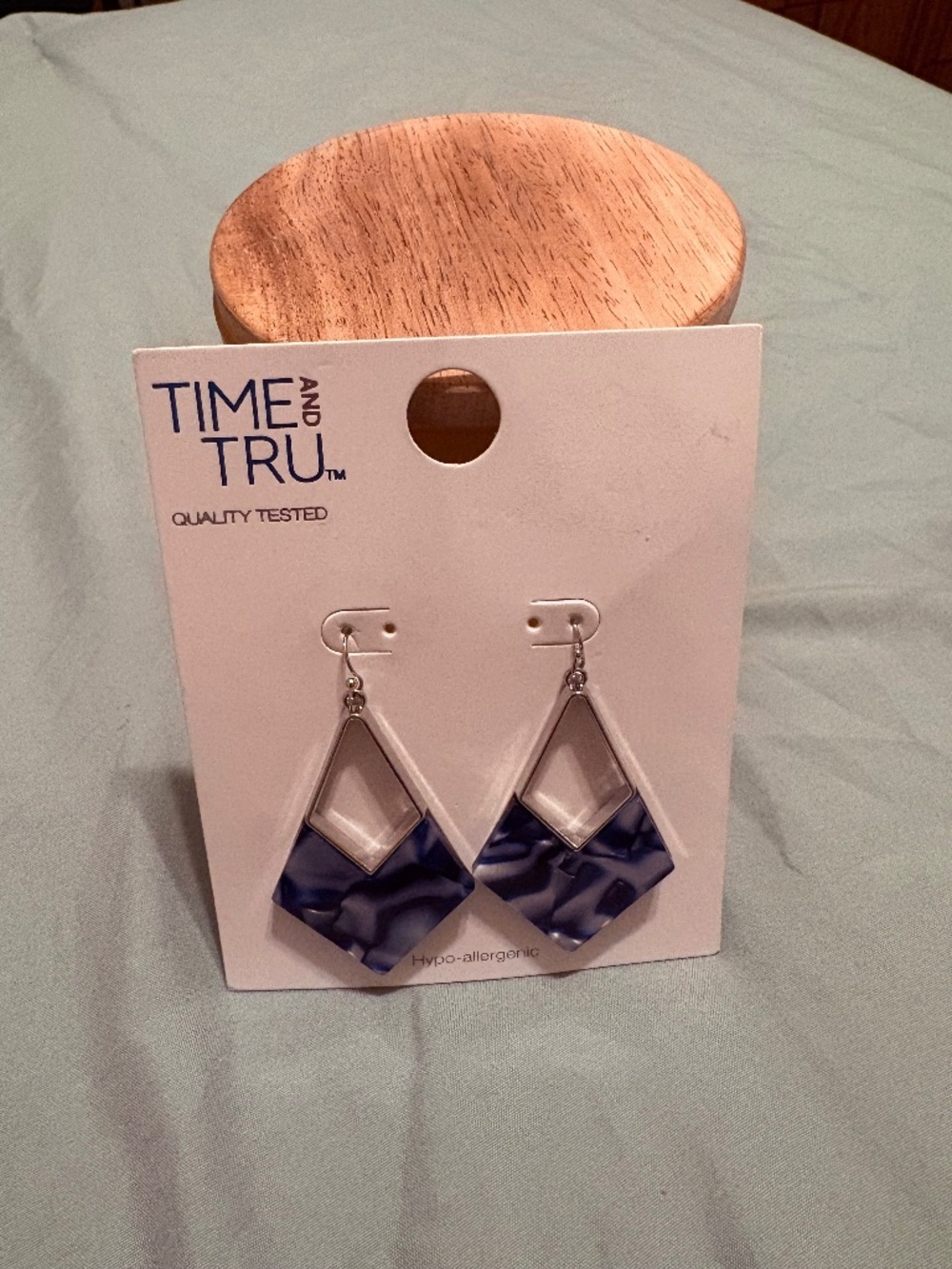 Blue Geometric dangling earrings - Hypo-allergenic - Picture 1 of 3